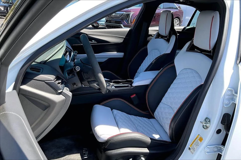2025 Cadillac CT4-V Blackwing - Image 6 of 6