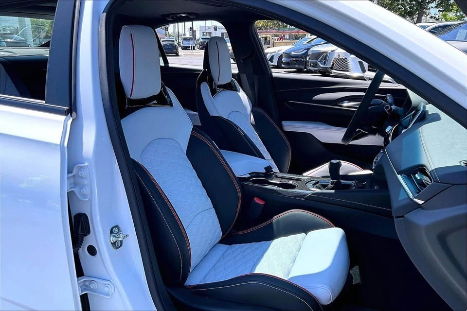 2025 Cadillac CT4-V Blackwing - Image 5 of 6