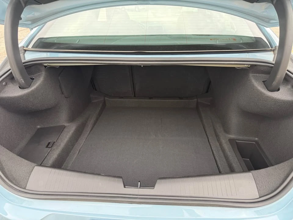 2025 Cadillac CT4-V - Image 10 of 17