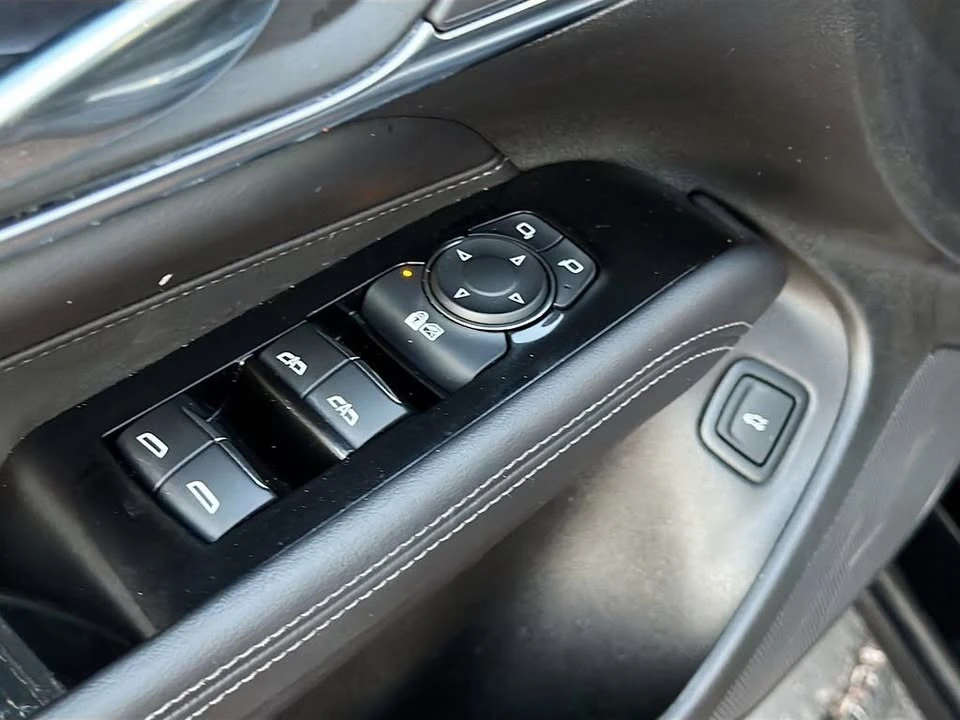 2025 Cadillac CT4 - Image 17 of 20