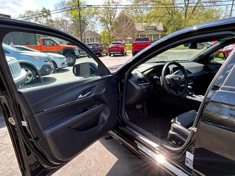 2025 Cadillac CT4 - Image 10 of 17