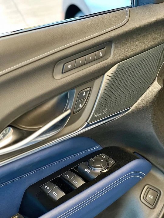 2025 Cadillac CT4-V Blackwing - Image 13 of 18