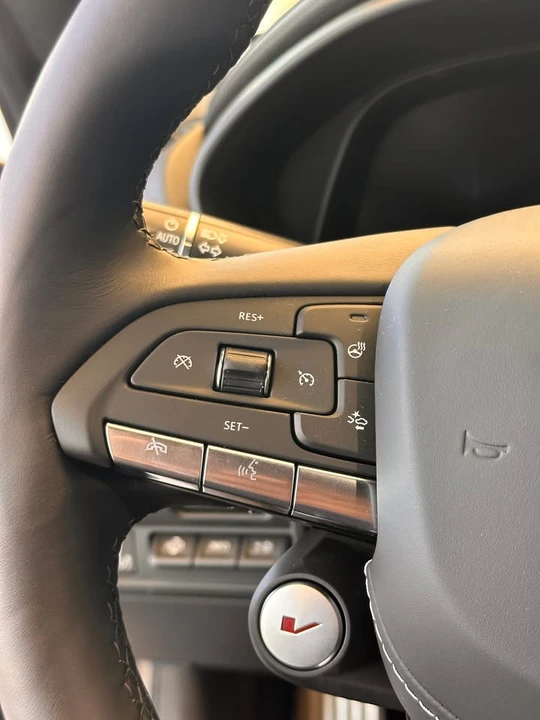 2025 Cadillac CT4-V Blackwing - Image 10 of 18