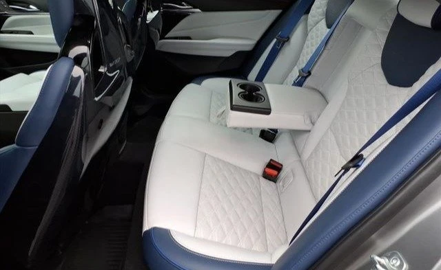 2025 Cadillac CT4-V Blackwing - Image 11 of 19