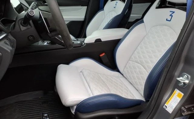 2025 Cadillac CT4-V Blackwing - Image 10 of 19