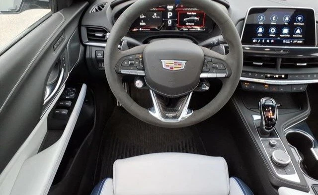 2025 Cadillac CT4-V Blackwing - Image 17 of 19