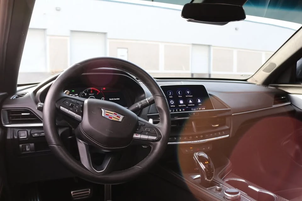 2025 Cadillac CT4-V - Image 14 of 18