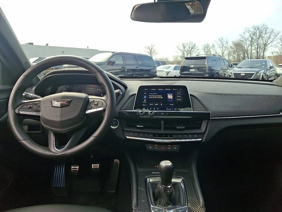 2025 Cadillac CT4-V Blackwing - Image 18 of 19