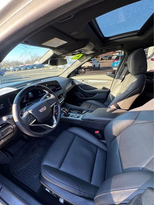 2025 Cadillac CT5 - Image 6 of 8