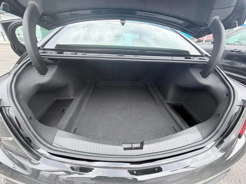 2025 Cadillac CT5 - Image 9 of 10