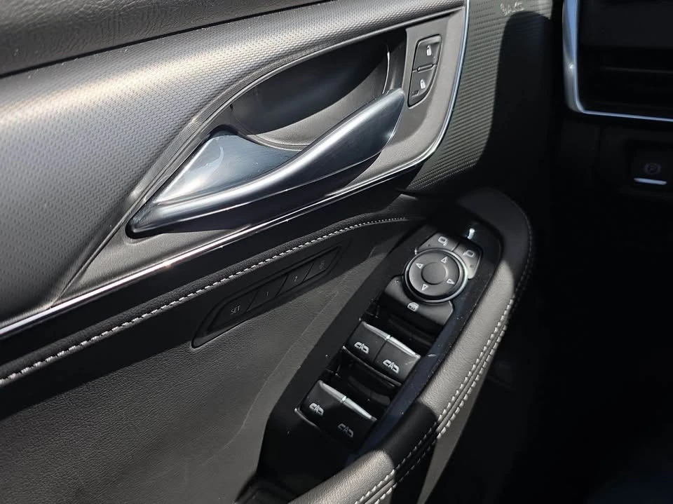 2025 Cadillac CT5 - Image 10 of 19