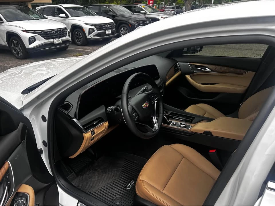 2025 Cadillac CT5 - Image 5 of 11