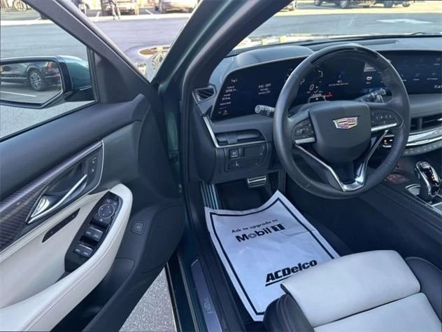 2025 Cadillac CT5 - Image 15 of 20