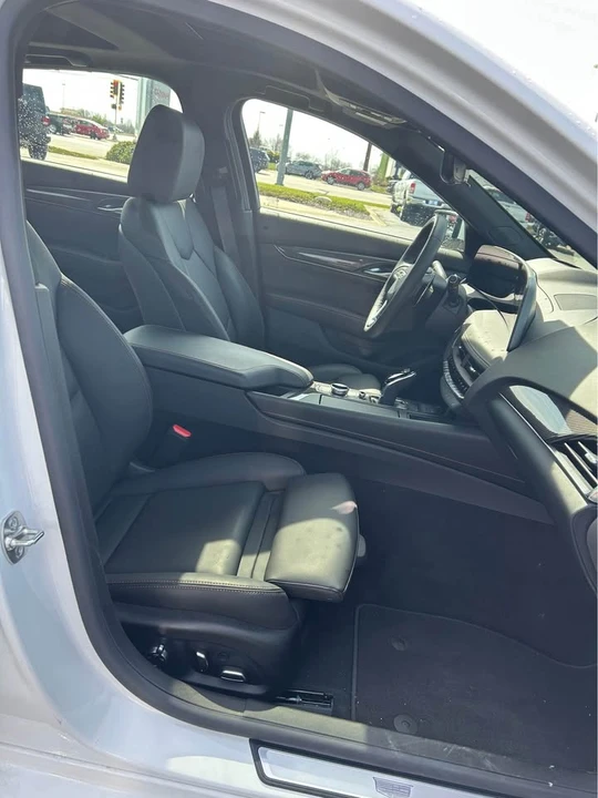 2025 Cadillac CT5 - Image 17 of 20