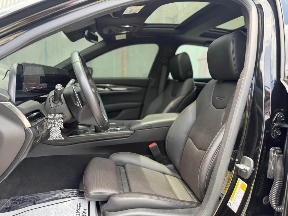 2025 Cadillac CT5 - Image 9 of 10