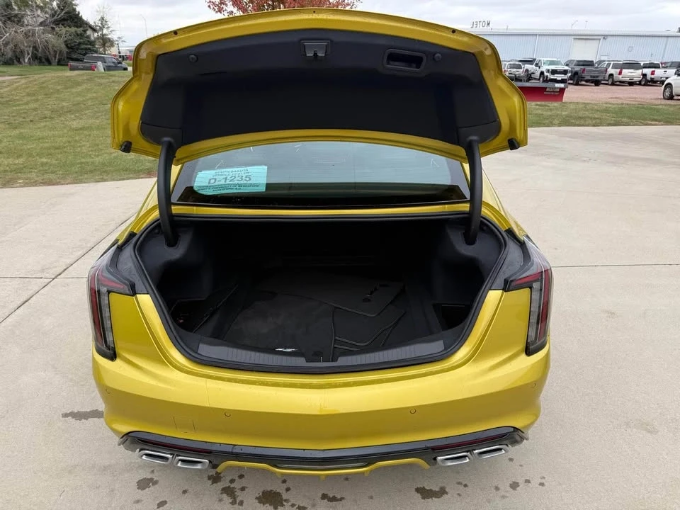 2025 Cadillac CT5-V - Image 10 of 20