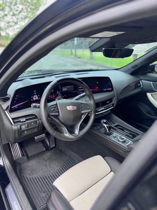 2025 Cadillac CT5-V - Image 9 of 19