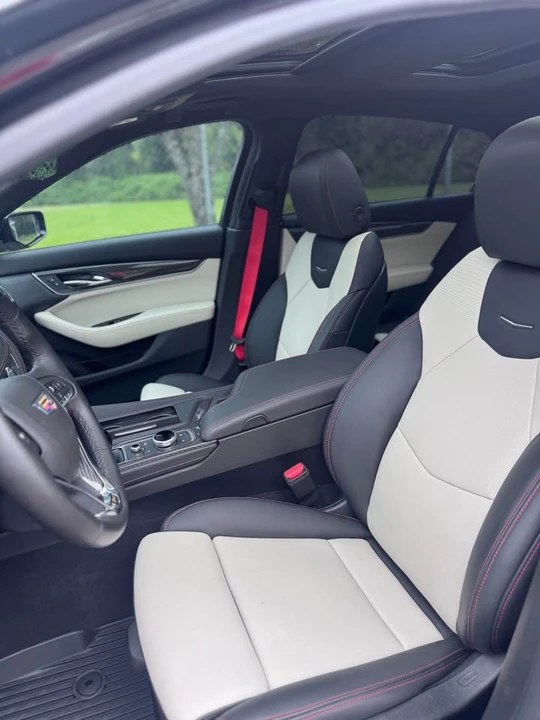 2025 Cadillac CT5-V - Image 10 of 19
