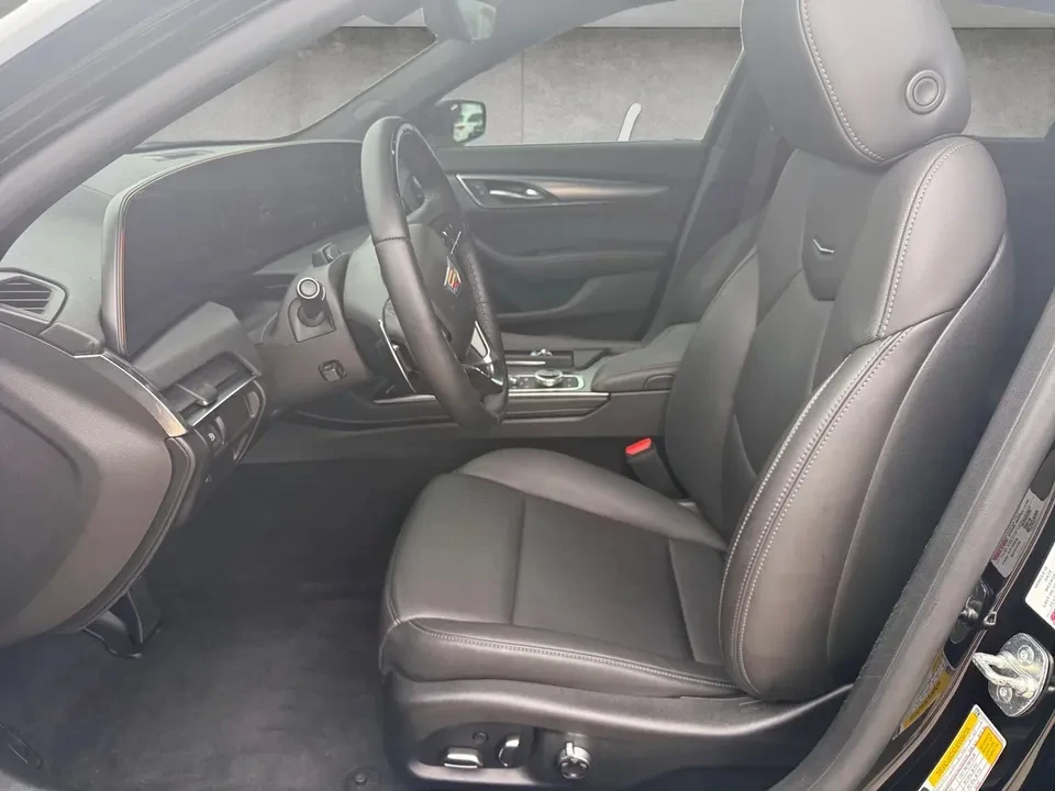 2025 Cadillac CT5 - Image 17 of 20