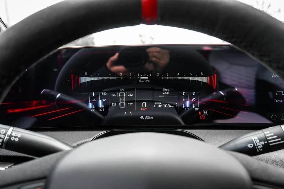 2025 Cadillac CT5-V - Image 19 of 20