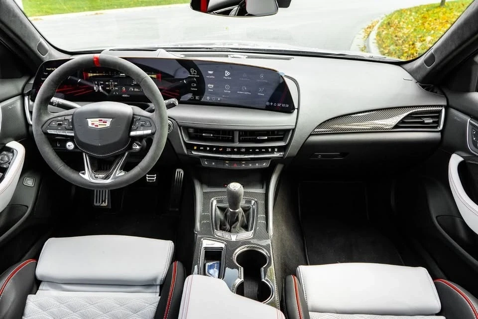 2025 Cadillac CT5-V - Image 10 of 20