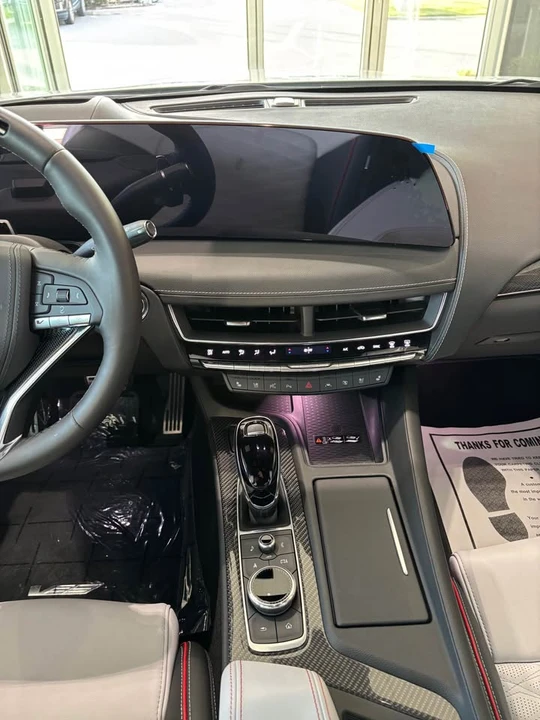 2025 Cadillac CT5-V Blackwing - Image 10 of 18