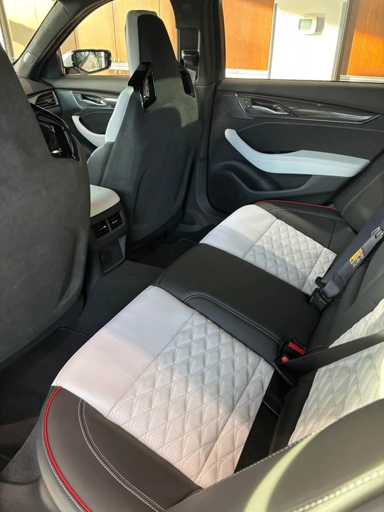 2025 Cadillac CT5-V Blackwing - Image 13 of 18