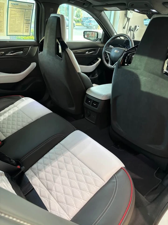 2025 Cadillac CT5-V Blackwing - Image 15 of 18