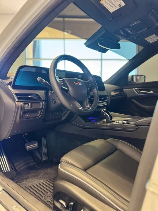 2025 Cadillac - Image 5 of 10