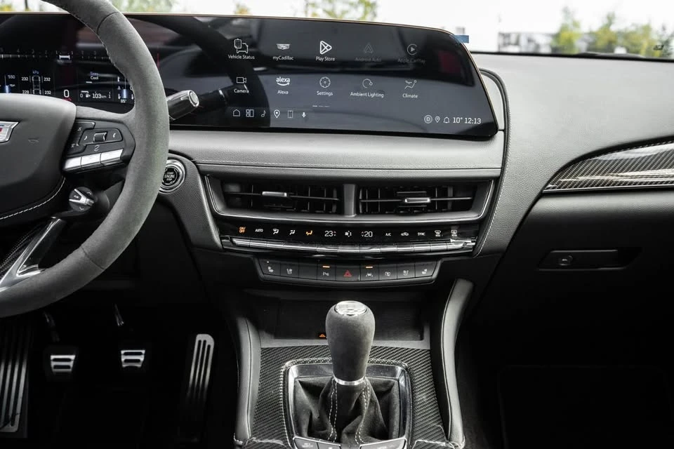 2025 Cadillac CT5-V Blackwing - Image 15 of 16