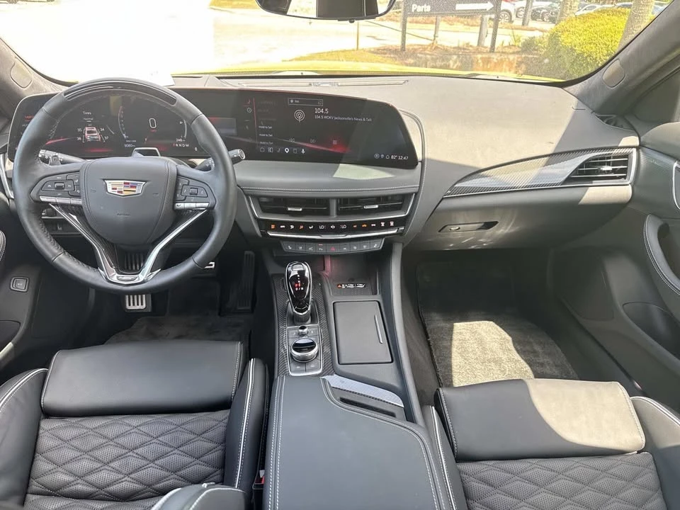 2025 Cadillac CT5-V - Image 15 of 20