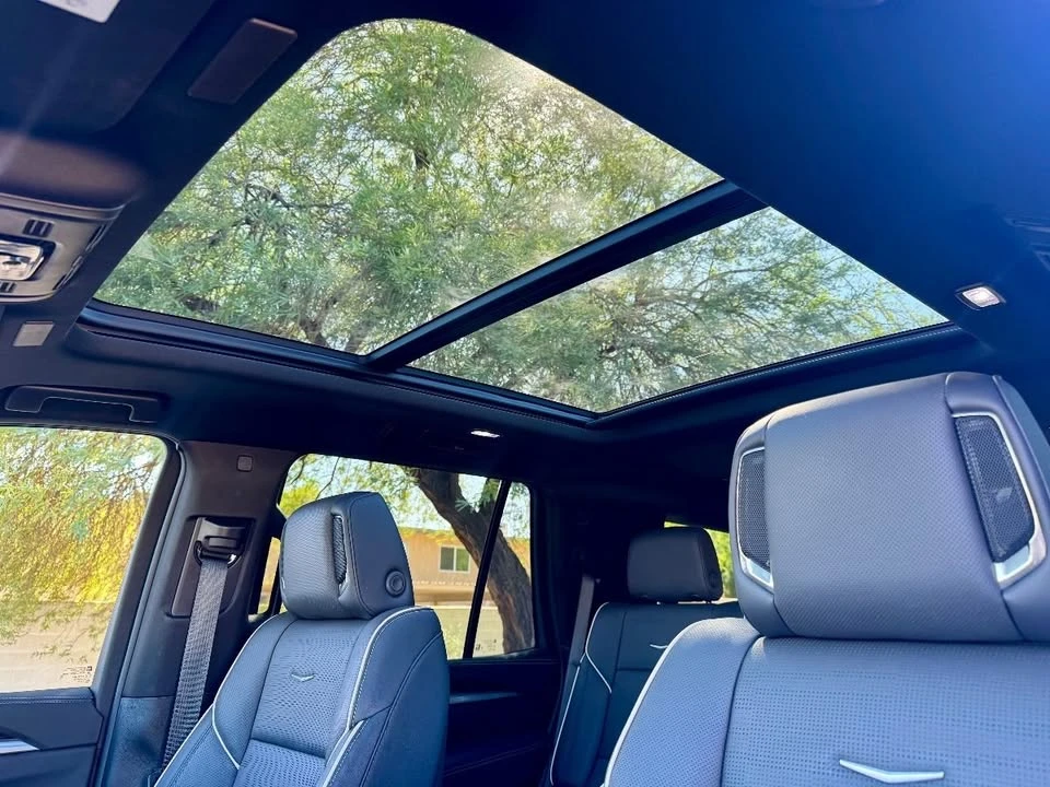 2025 Cadillac Escalade 5th Gen - Image 17 of 20