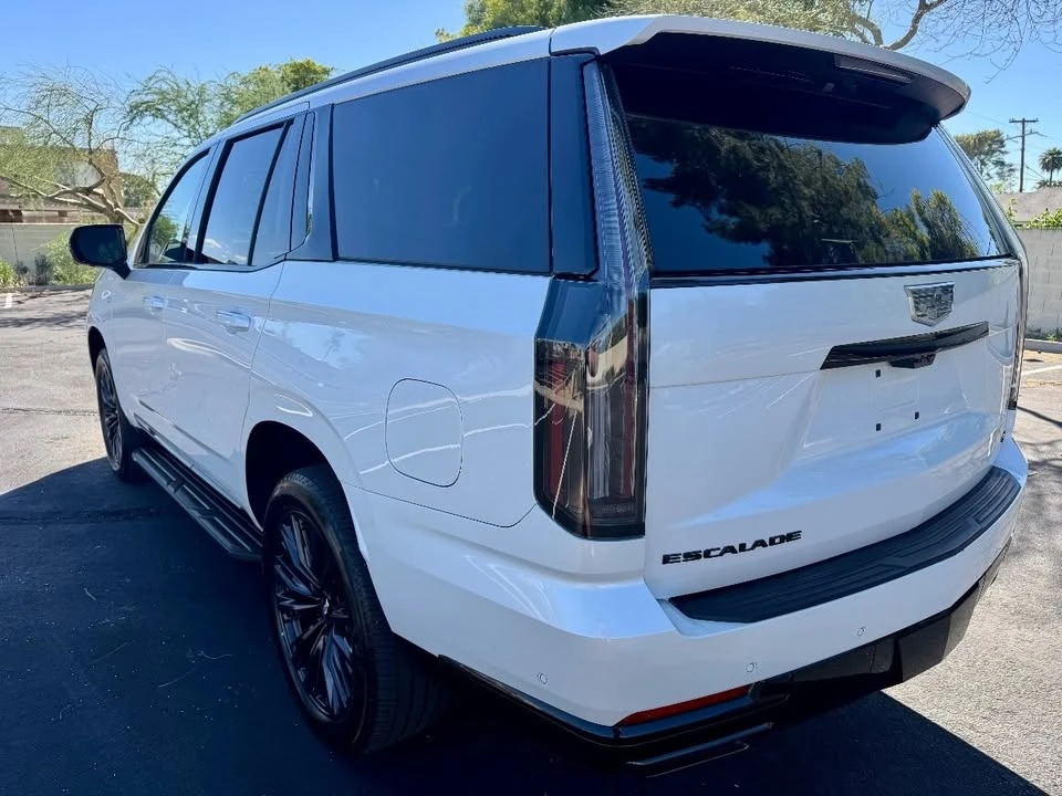 2025 Cadillac Escalade 5th Gen - Image 10 of 20