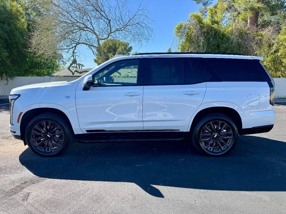 2025 Cadillac Escalade 5th Gen - Image 5 of 20
