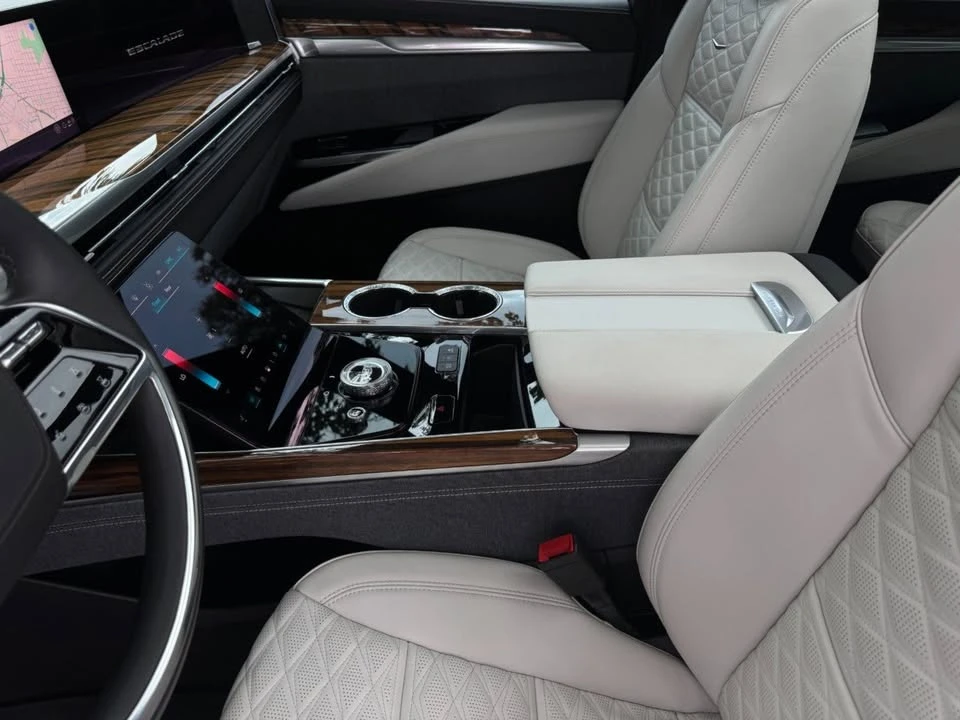 2025 Cadillac Escalade 5th Gen - Image 12 of 20