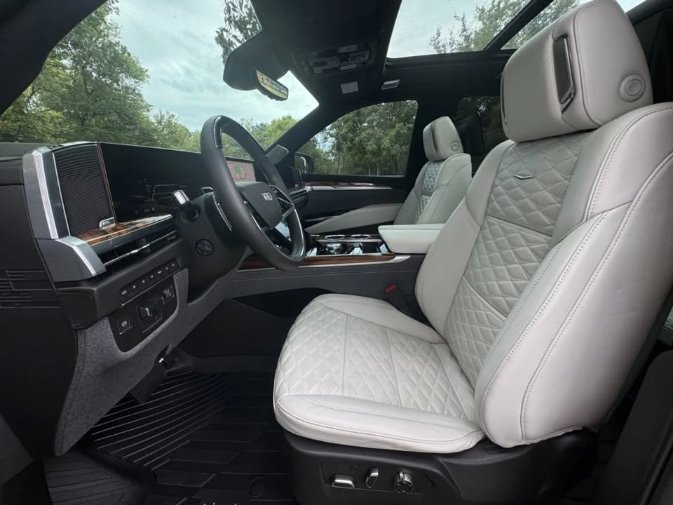 2025 Cadillac Escalade 5th Gen - Image 9 of 20