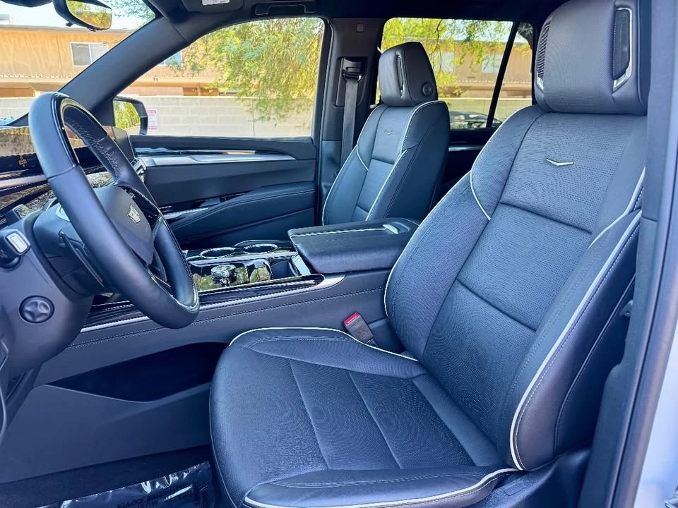 2025 Cadillac Escalade 5th Gen - Image 16 of 20