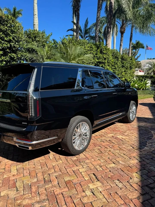 2025 Cadillac Escalade 5th Gen - Image 8 of 12