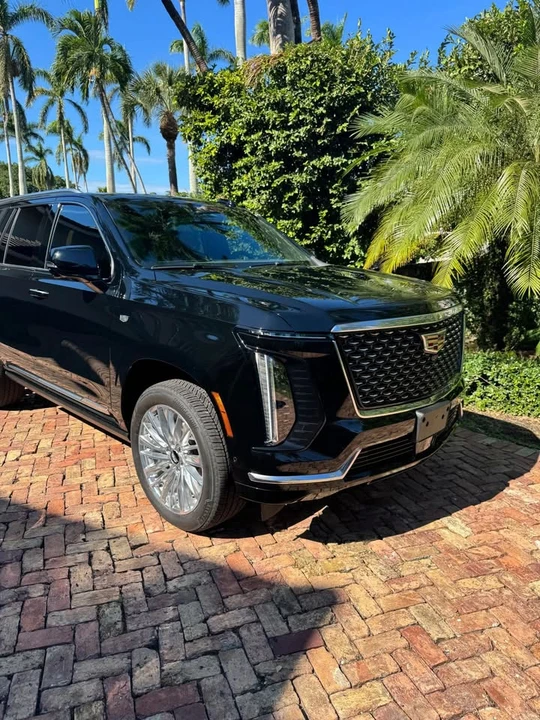 2025 Cadillac Escalade 5th Gen - Image 9 of 12