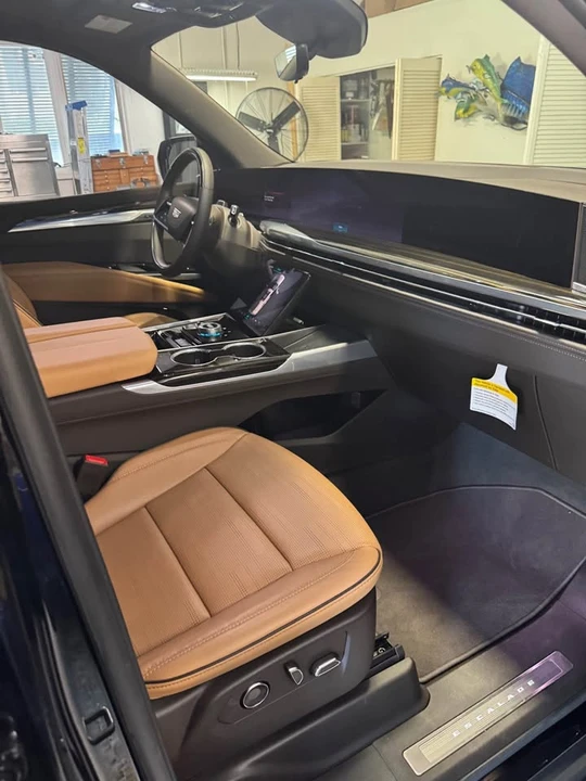 2025 Cadillac Escalade 5th Gen - Image 12 of 12