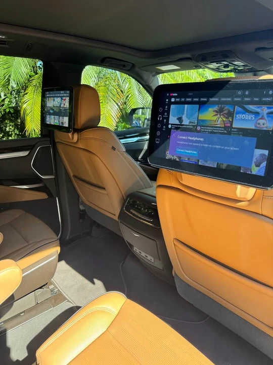 2025 Cadillac Escalade 5th Gen - Image 10 of 12