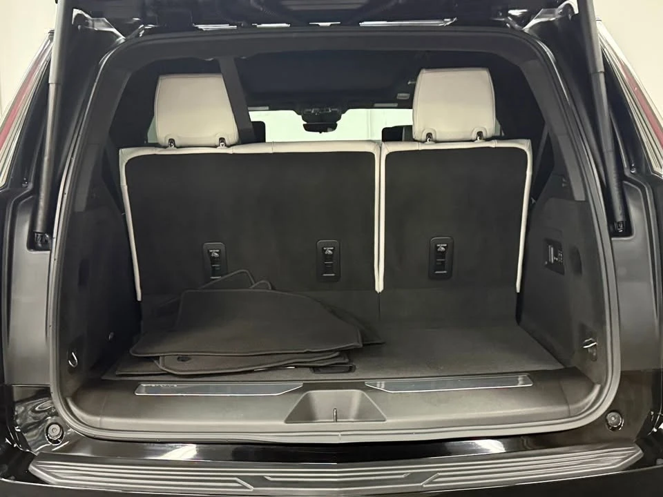2025 Cadillac Escalade 5th Gen - Image 14 of 20