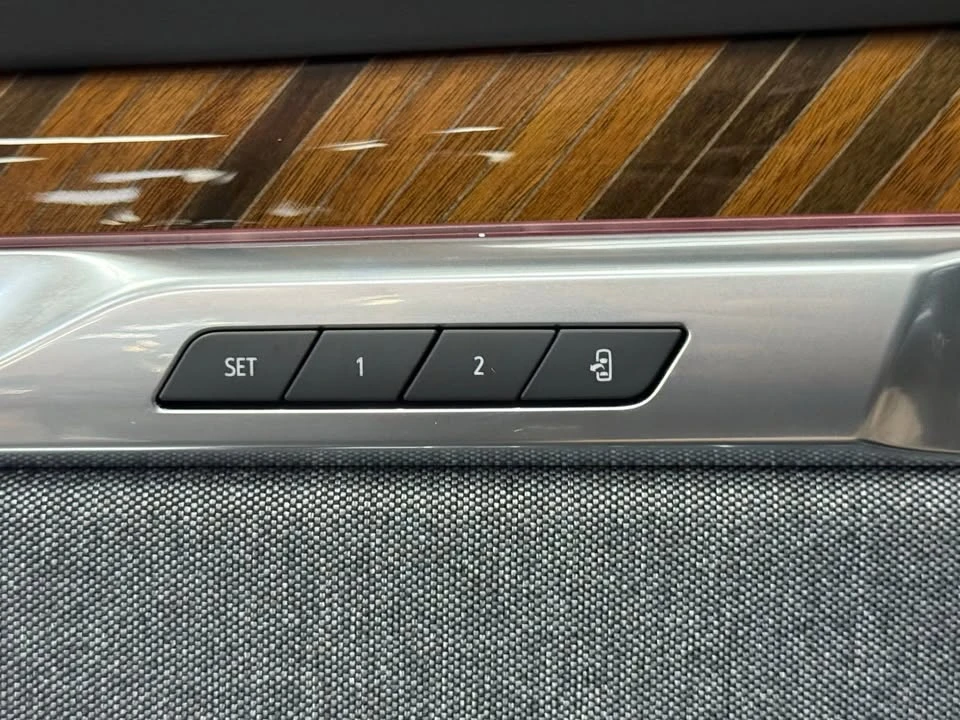 2025 Cadillac Escalade 5th Gen - Image 18 of 20