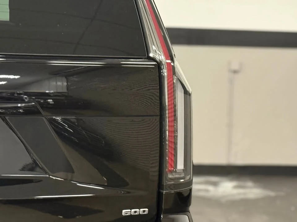 2025 Cadillac Escalade 5th Gen - Image 11 of 20