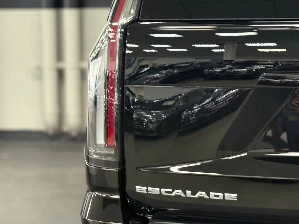 2025 Cadillac Escalade 5th Gen - Image 9 of 20