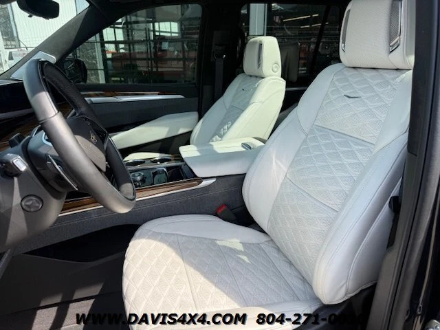 2025 Cadillac Escalade 5th Gen - Image 4 of 20