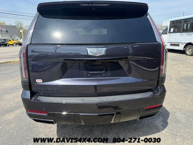 2025 Cadillac Escalade 5th Gen - Image 10 of 20
