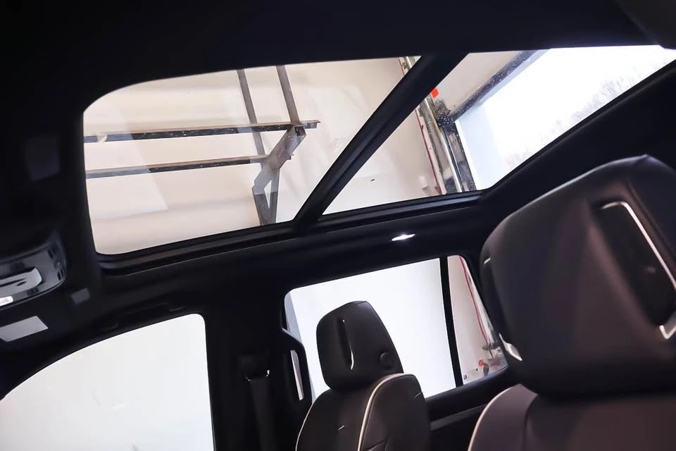 2025 Cadillac Escalade 5th Gen - Image 10 of 19