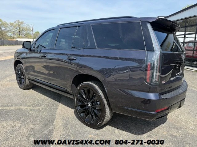 2025 Cadillac Escalade 5th Gen - Image 9 of 20