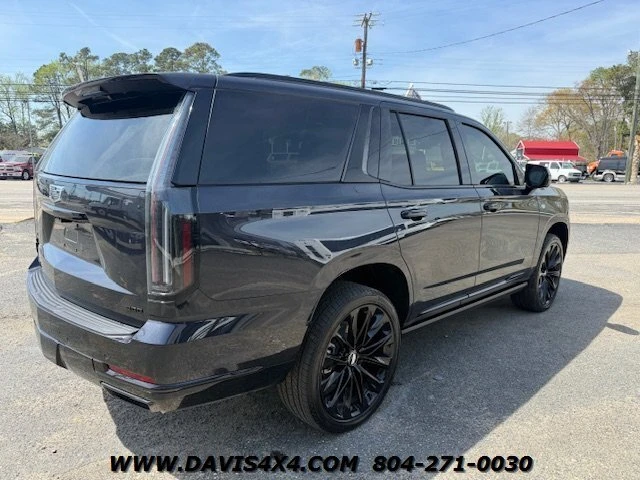 2025 Cadillac Escalade 5th Gen - Image 11 of 20